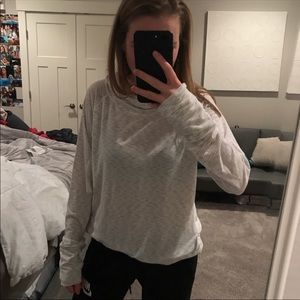 Gap long sleeve tshirt / pullover